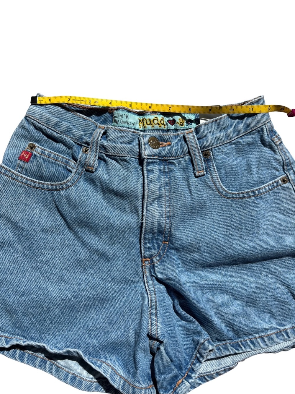 Vintage 90s Mudd Denim Mom Shorts Light Wash Hand Print 23-24” - Picture 3 of 6
